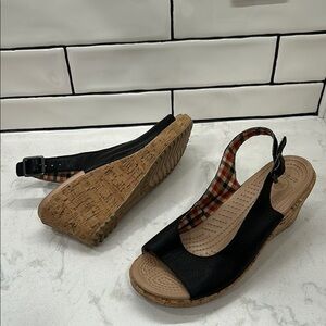 Crocs Black Pebbled Leather Slingback Wedge Cork Sandals Pinup Retro Y2K Size 8